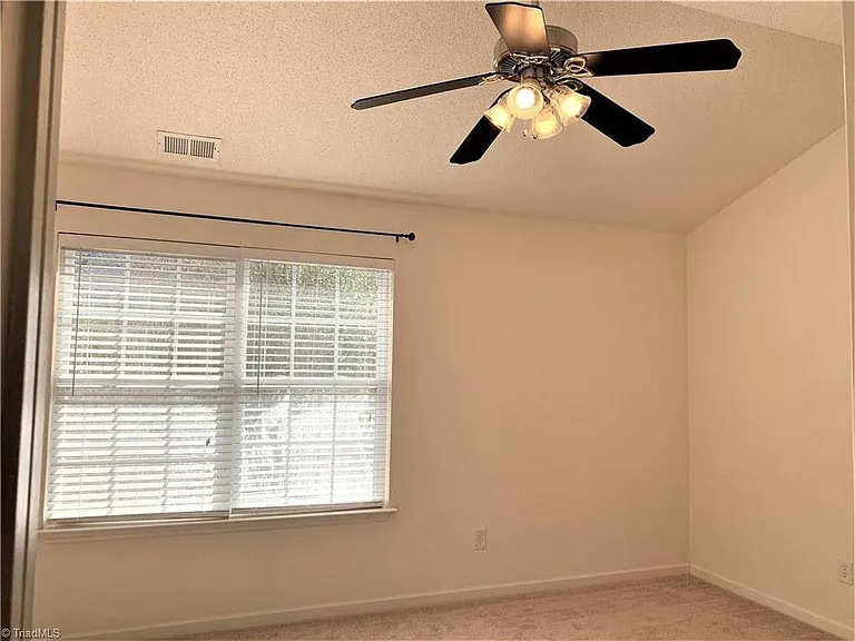 435 Luzelle Dr #435 — Photo 16