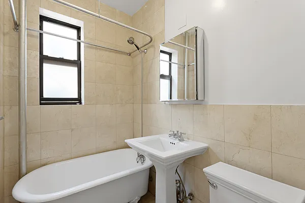 Rented by Platinum Properties | media 2