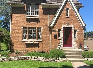 602 Crest St, Wheaton, IL 60187