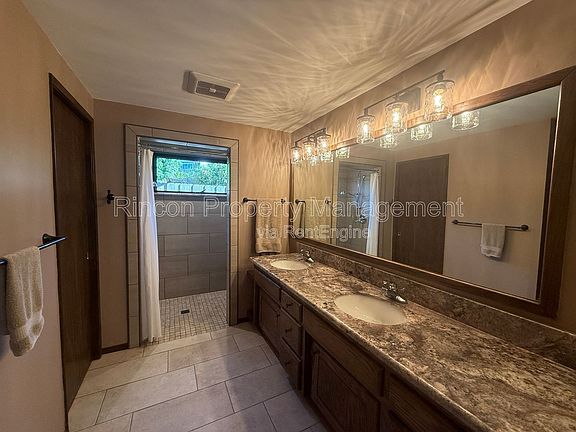 3rd image of 408 Galvin Cir