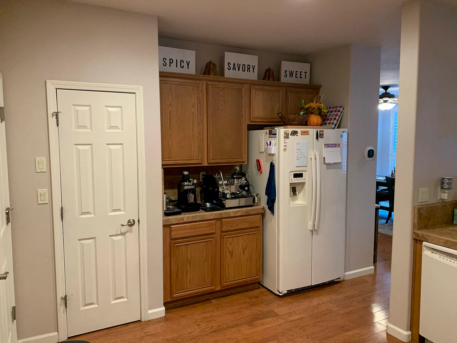 3 bed, 2.5 bath, 1834 sqft, $2,700 — Photo 2