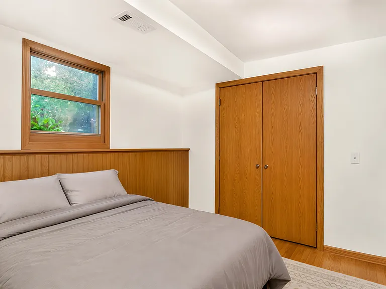 2579 King Dr — Photo 29