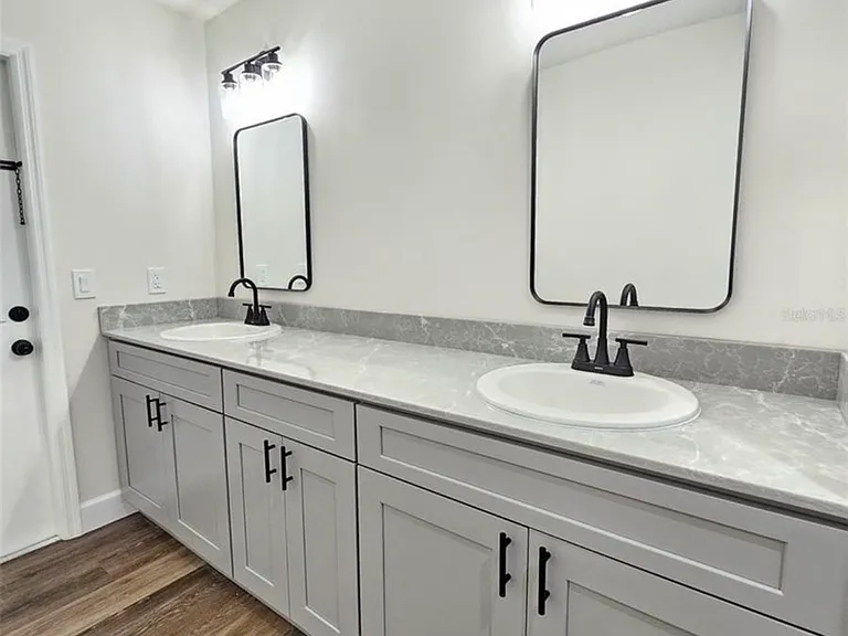 1151 N Commerce Ter — Photo 17