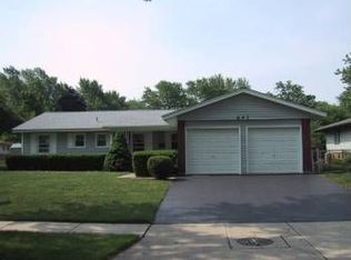 641 Clearmont Dr, Elk Grove Village, IL 60007