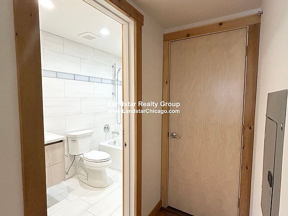 5th image of 4611 S Ellis Ave #214