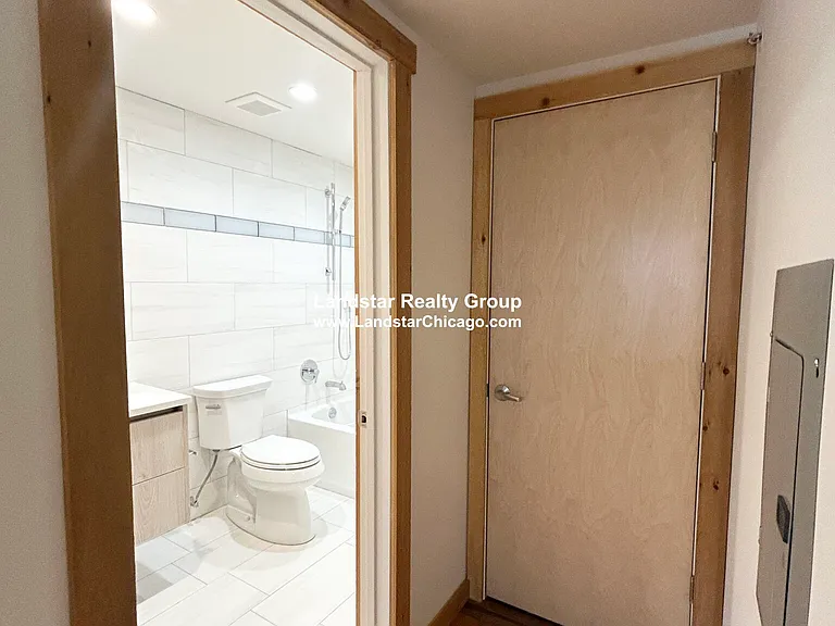 4611 S Ellis Ave #214 — Photo 5
