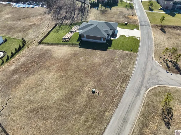 130 Overlook Dr, Paducah, KY 42003