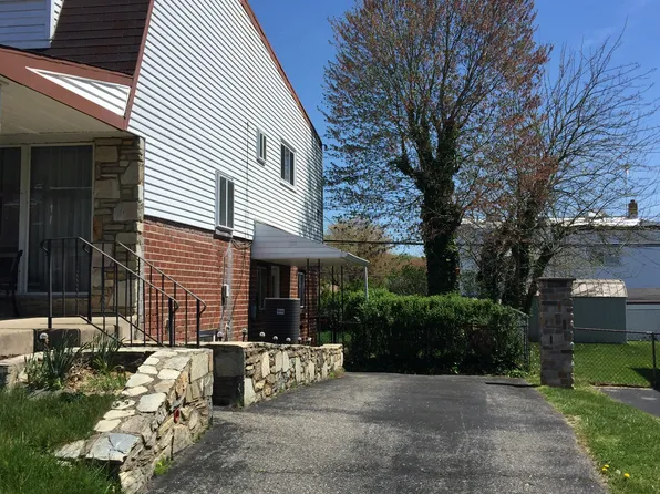 1011 Foster St, Philadelphia, PA 19116