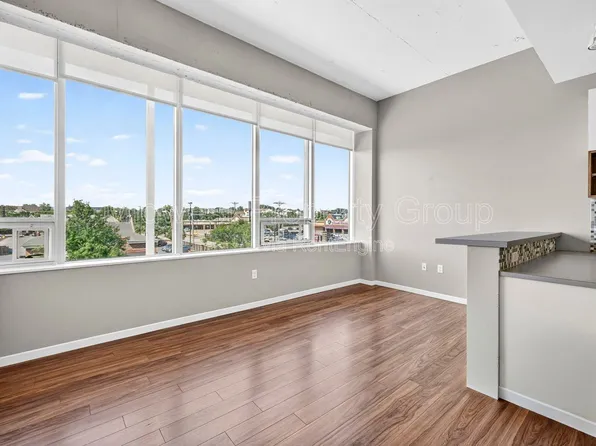 4100 Lindell Blvd APT 302, Saint Louis, MO 63108