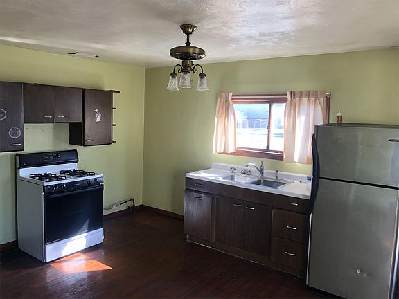 3rd image of 936 McKean Ave #2