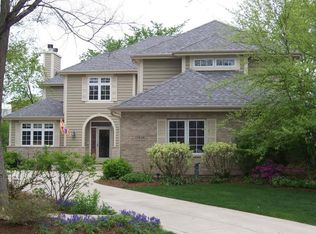 15W480 Fillmore Ct, Elmhurst, IL 60126