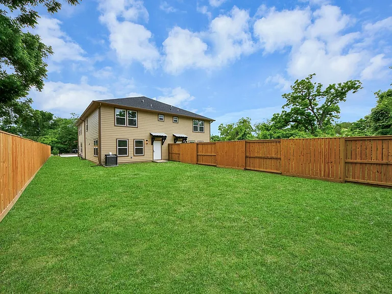 2430 Dolly Wright St #B — Photo 45