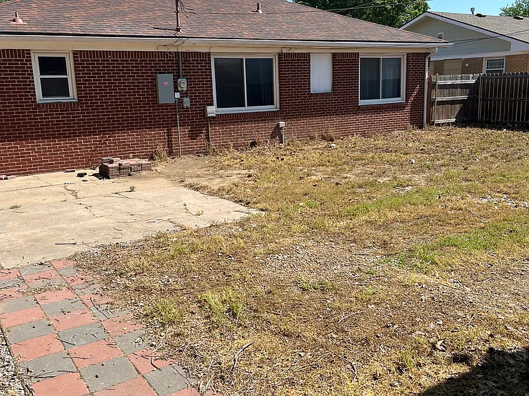 315 Anita Dr — Photo 24