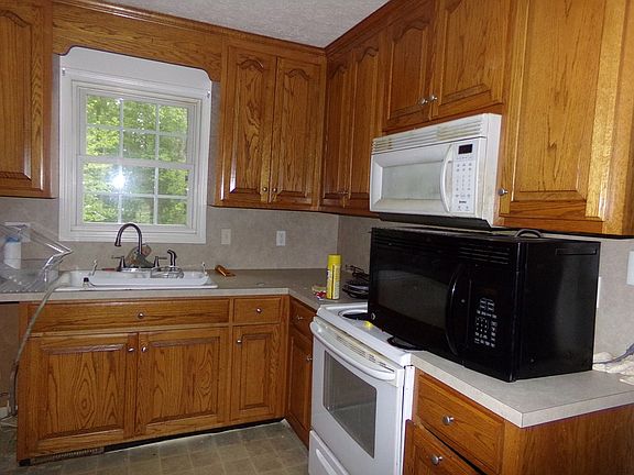 2nd image of 135 Canary Dr