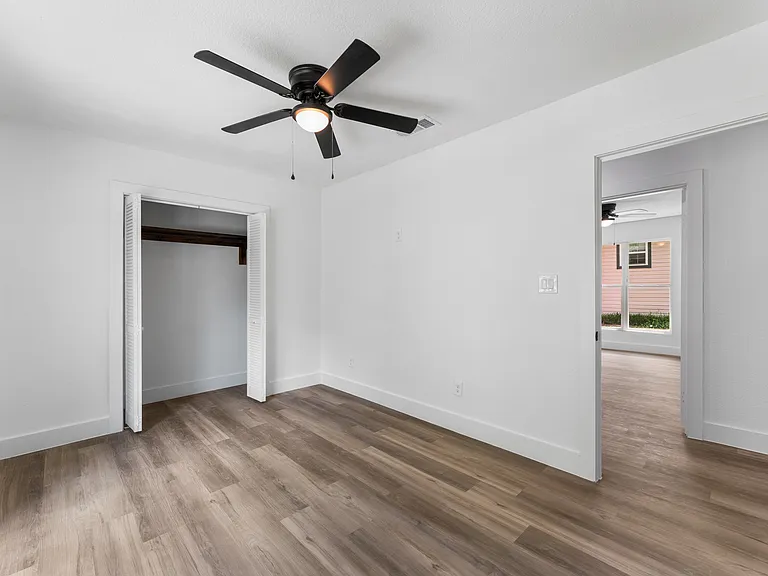 2730 Gladstone Dr — Photo 19