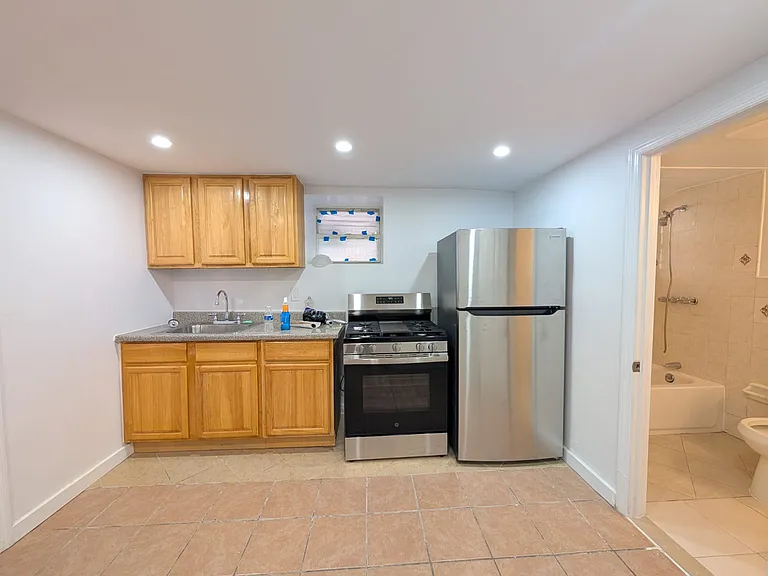 308 E 45th St #2 — Photo 1