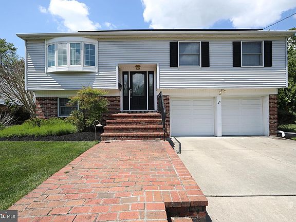 3rd image of 47 Heritage Rd