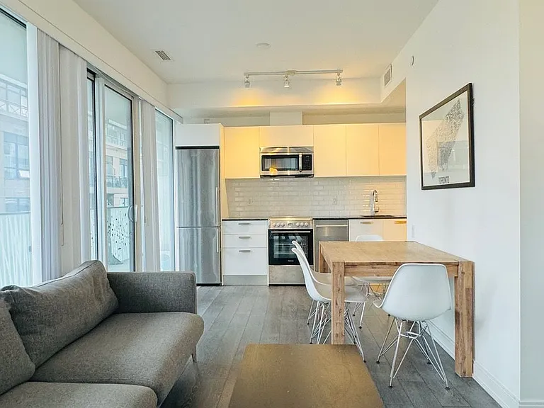 42 Charles St E #1404 — Photo 6