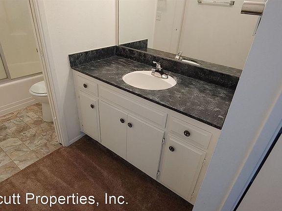 3rd image of 4412 Marlborough Ave #19