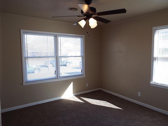 4th image of 1825 E Ash Ave