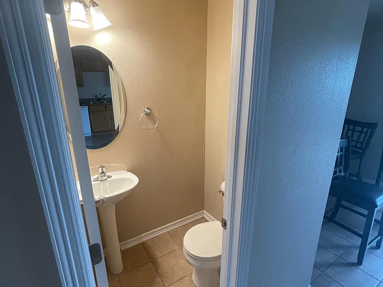 617 S Jackson St #3 — Photo 9
