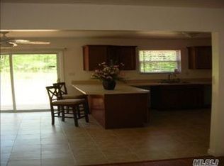 319 Middle Island Rd, Medford, NY 11763