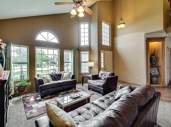 5th image of 2504 Falls Ct