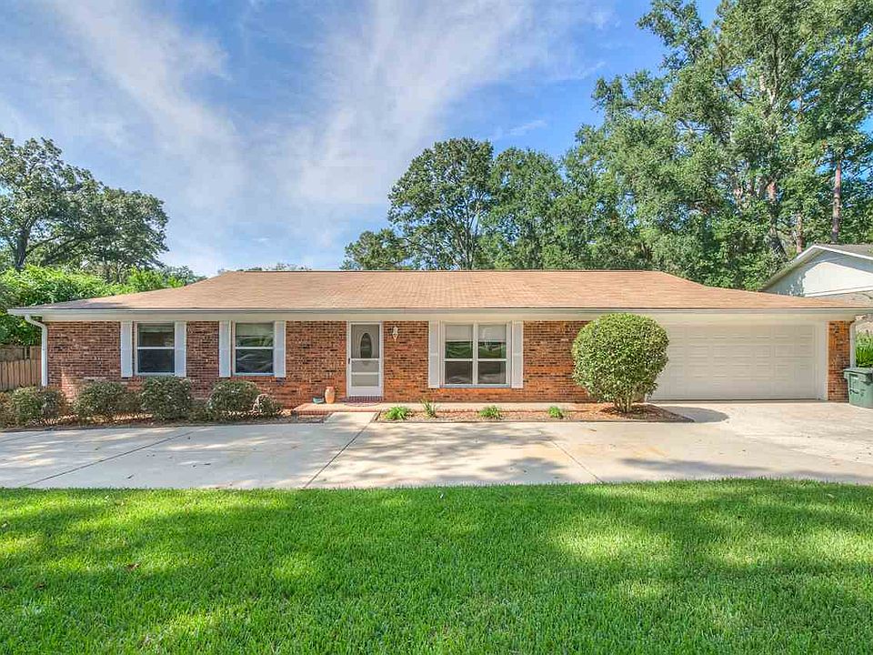 1st image of 2963 Huntington Dr