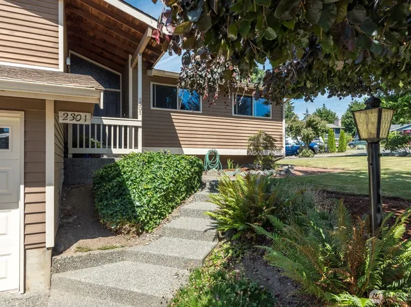 2301 Monica Drive, Mount Vernon, WA 98273