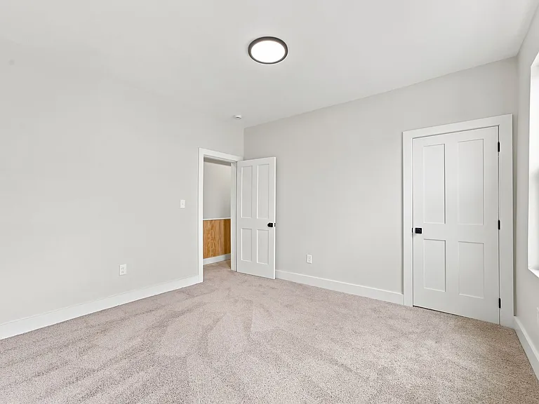 325 N Aiken Ave — Photo 16