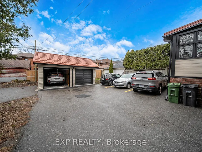 896 Avenue Rd #3 — Photo 25