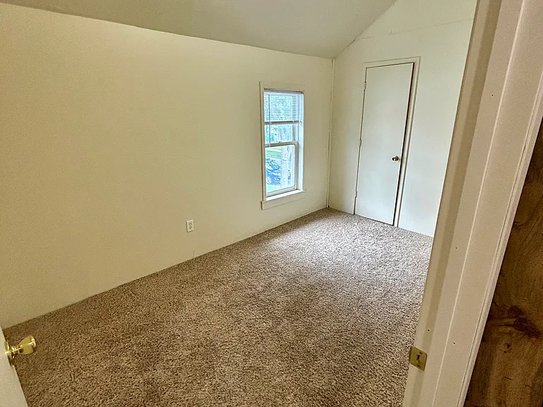 528 Union St #B — Photo 9