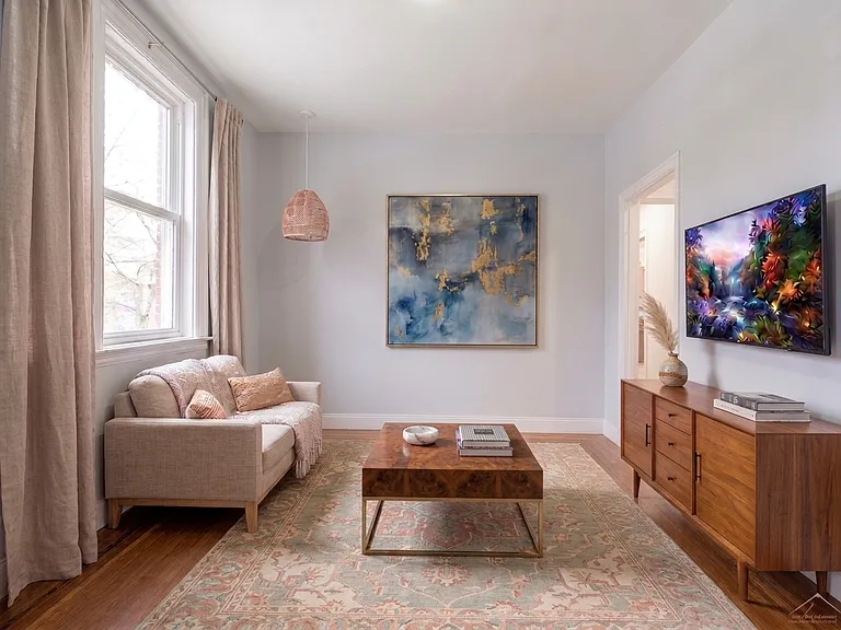 Matilda Ave — Photo 12