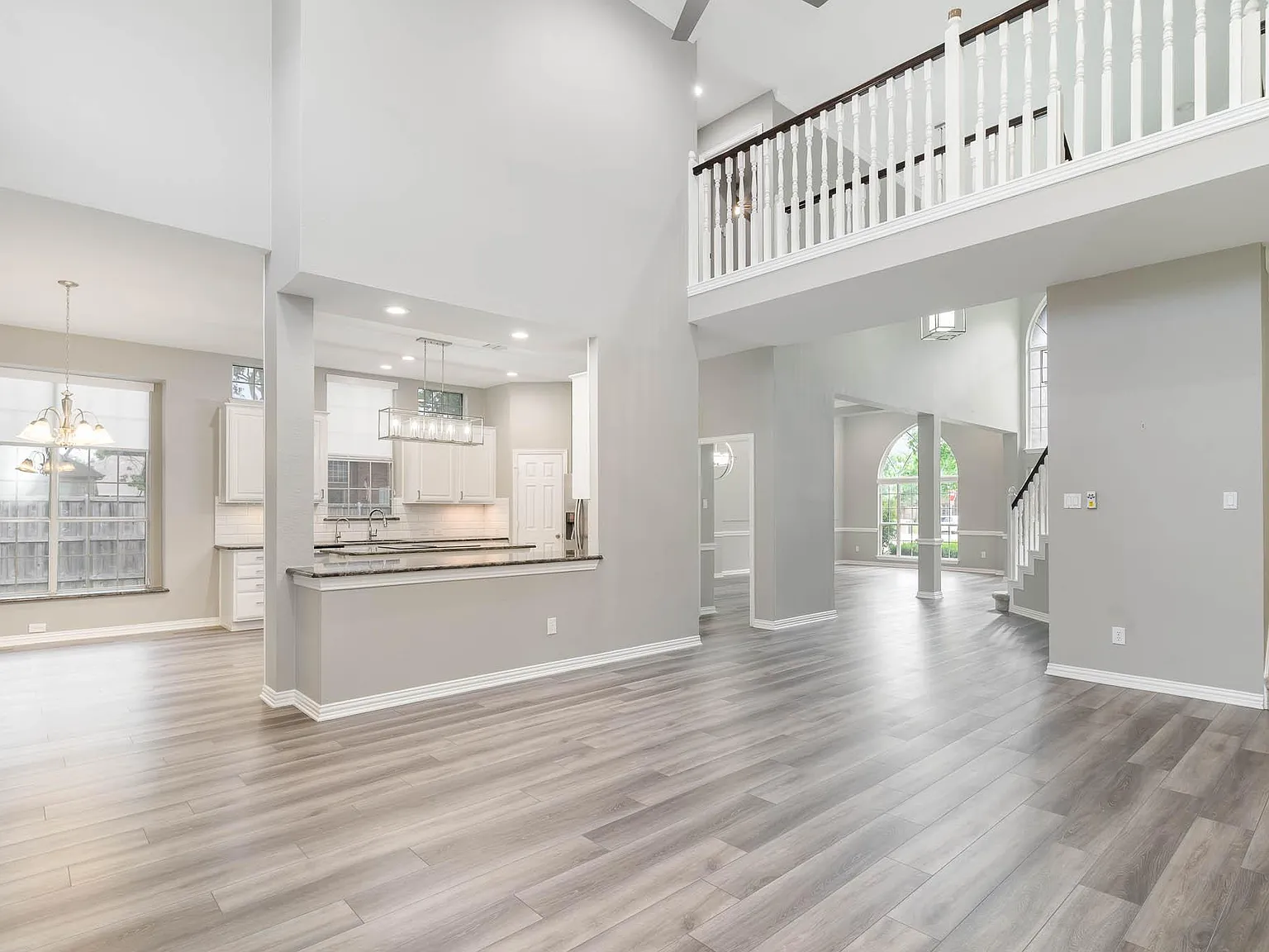 6009 Charleston Dr — Photo 3