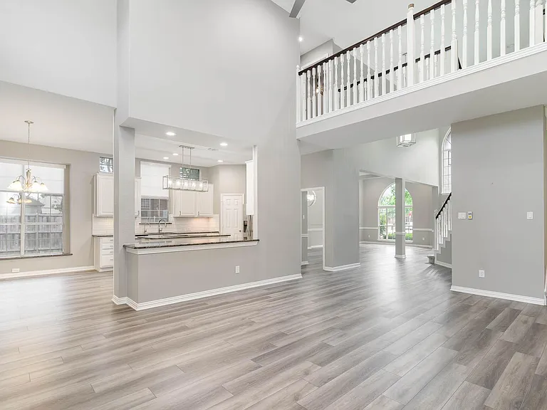 6009 Charleston Dr — Photo 3