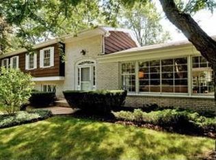 1580 Woodvale Ave, Deerfield, IL