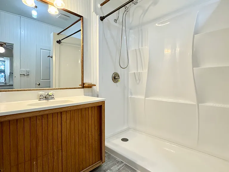 341 Coombs St — Photo 9