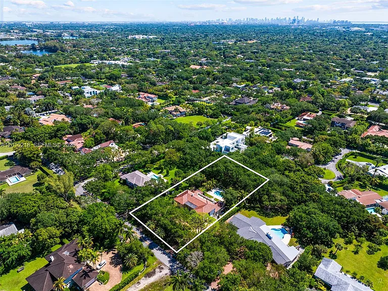 6905 SW 75th Ave — Photo 85