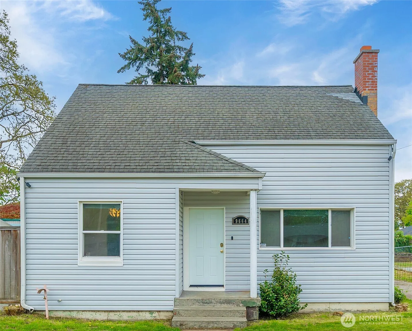 9664 Bridgeport Way SW photo 1