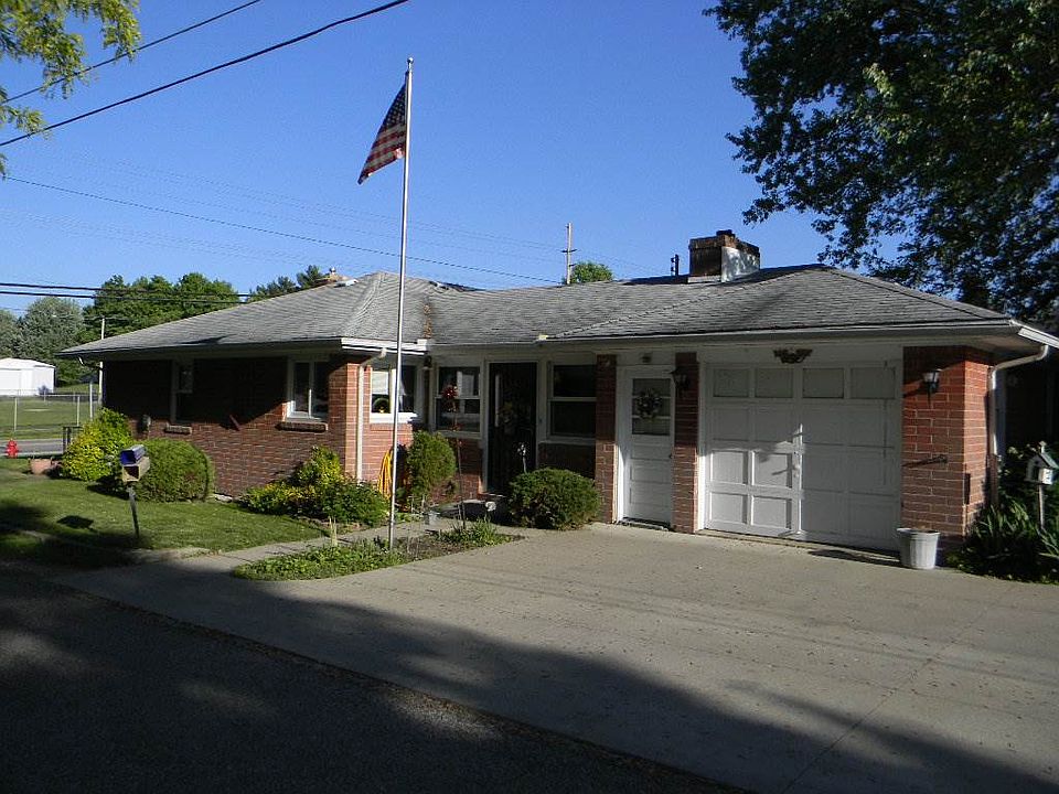 1st image of 303 N Main St