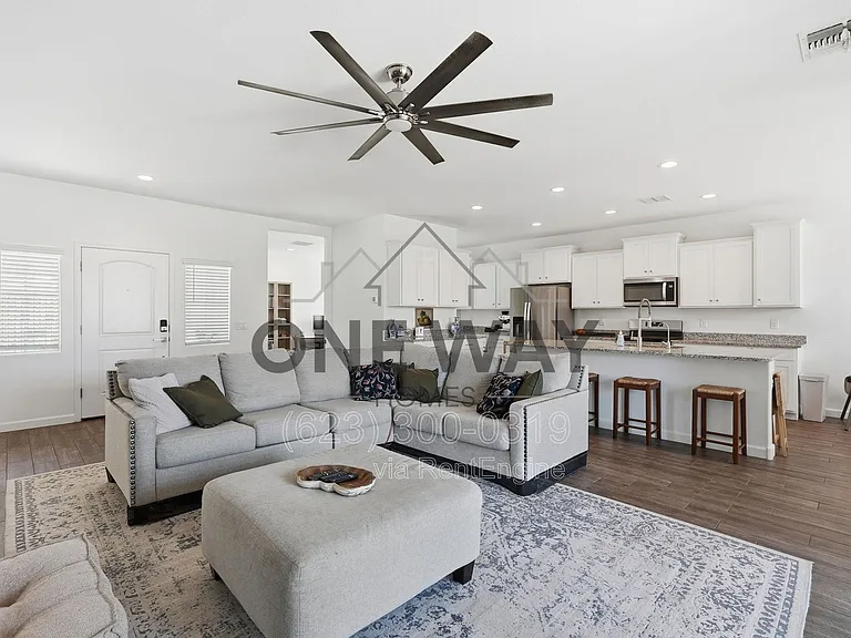 30558 W Clarendon Ave — Photo 6