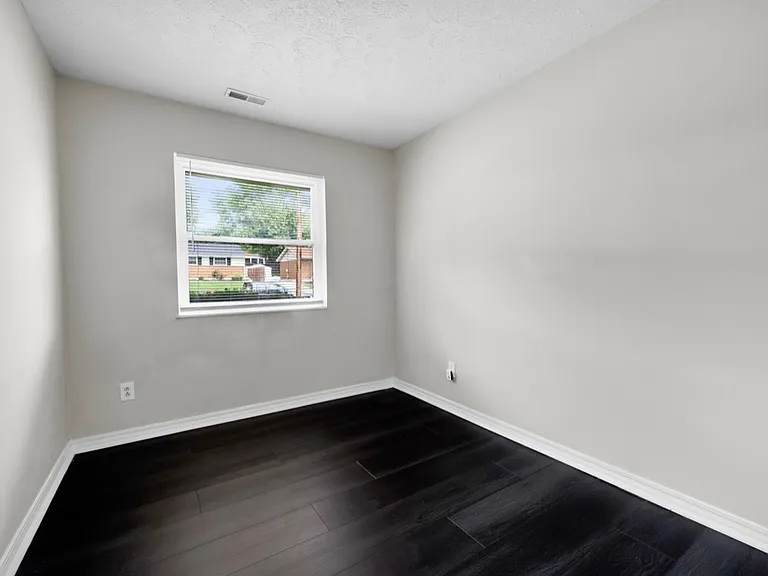 10203 Storm Dr — Photo 16