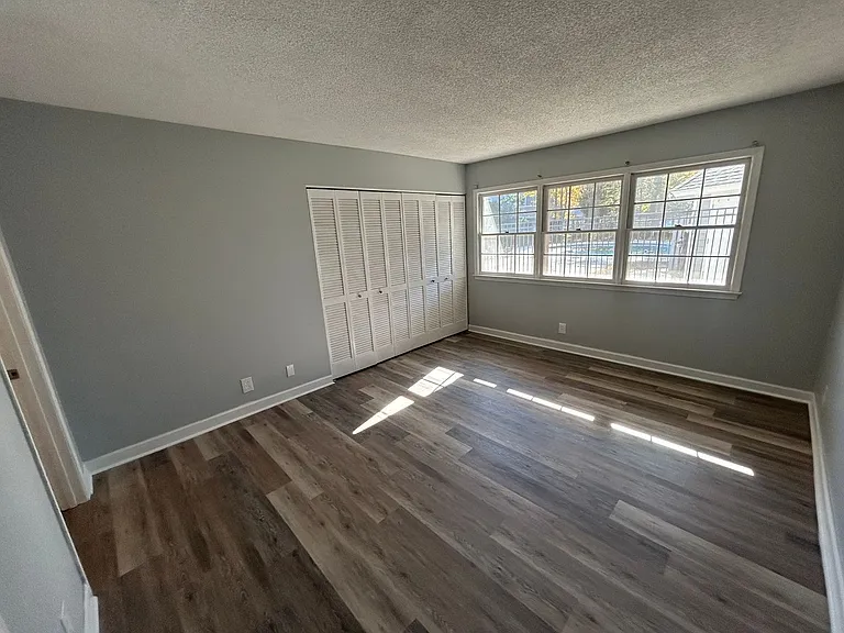 1205 Tiffany Ln #G — Photo 23