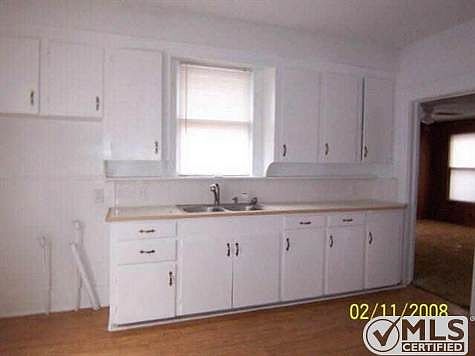 2nd image of 2919 Avenue B