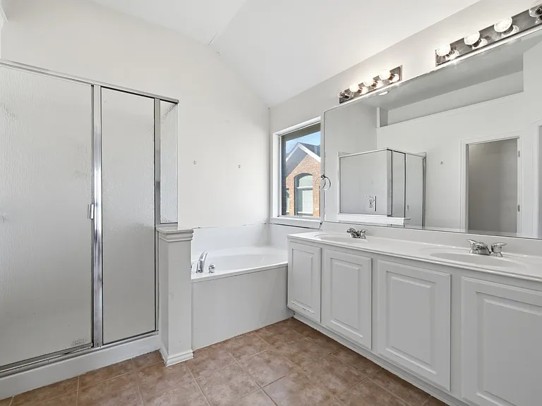1665 Amberwood Loop — Photo 22