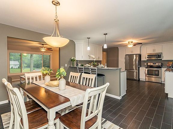 4th image of 8379 Martingale Ln