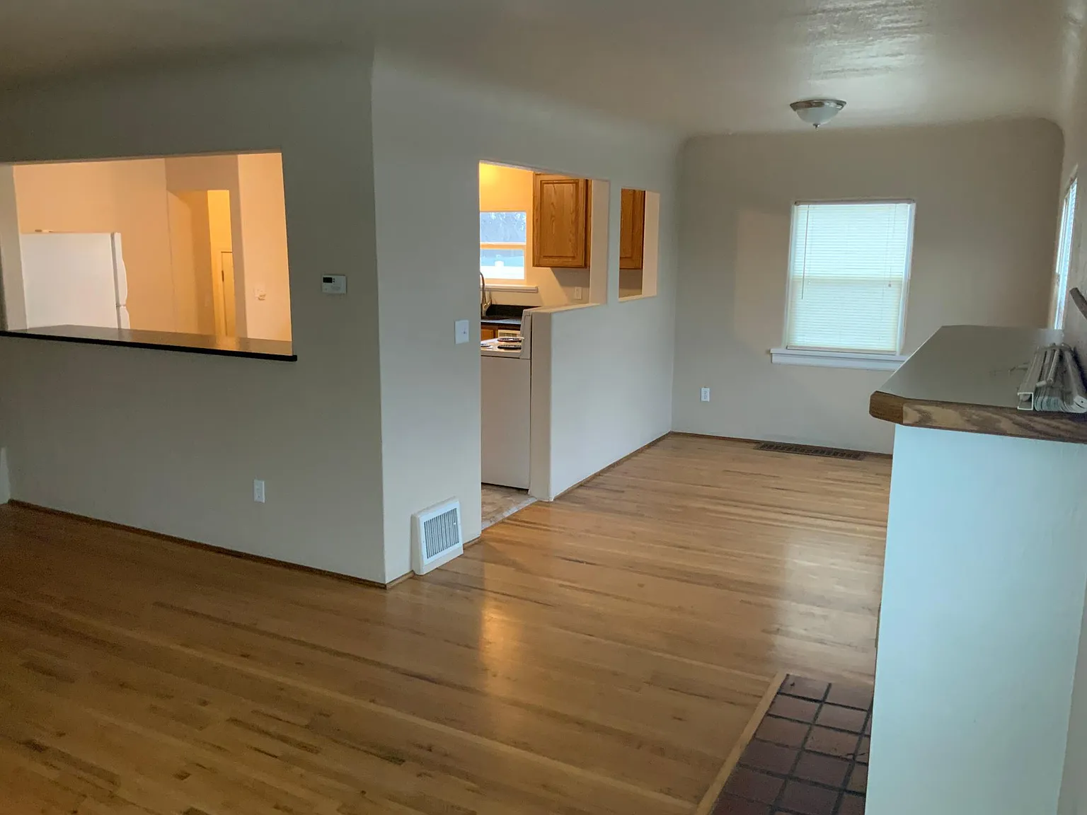 3 bed, 2000 sqft, $1,600 — Photo 3