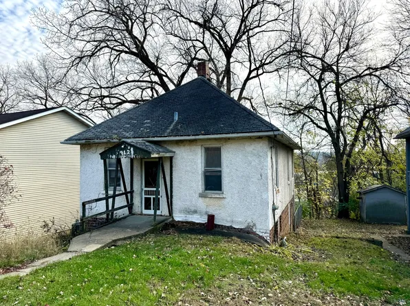 912 Bluff St, Peru, IL 61354