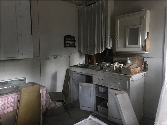 5th image of 39175 Souix Dr