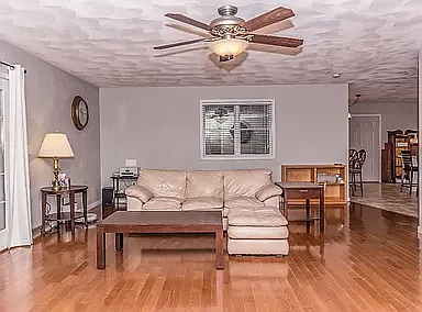 390 Tiona Rd — Photo 16